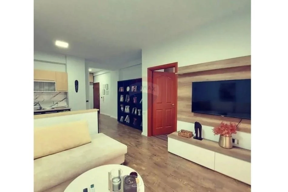 Tirane, jepet me qera apartament 1+1 , 72 m² 600 € (Rruga e Dibrës - Selvia)