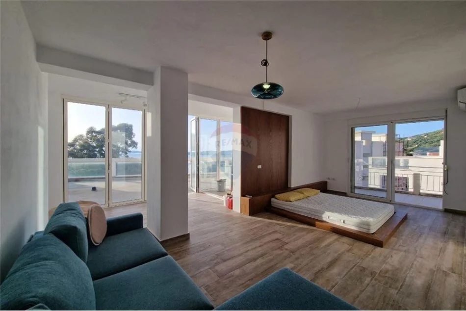 Vlore, shitet apartament+verande | Penthouse 1+1+Aneks+Ballkon Kati 9, 115 m² 230.000 € (Dhimiter Konomi)