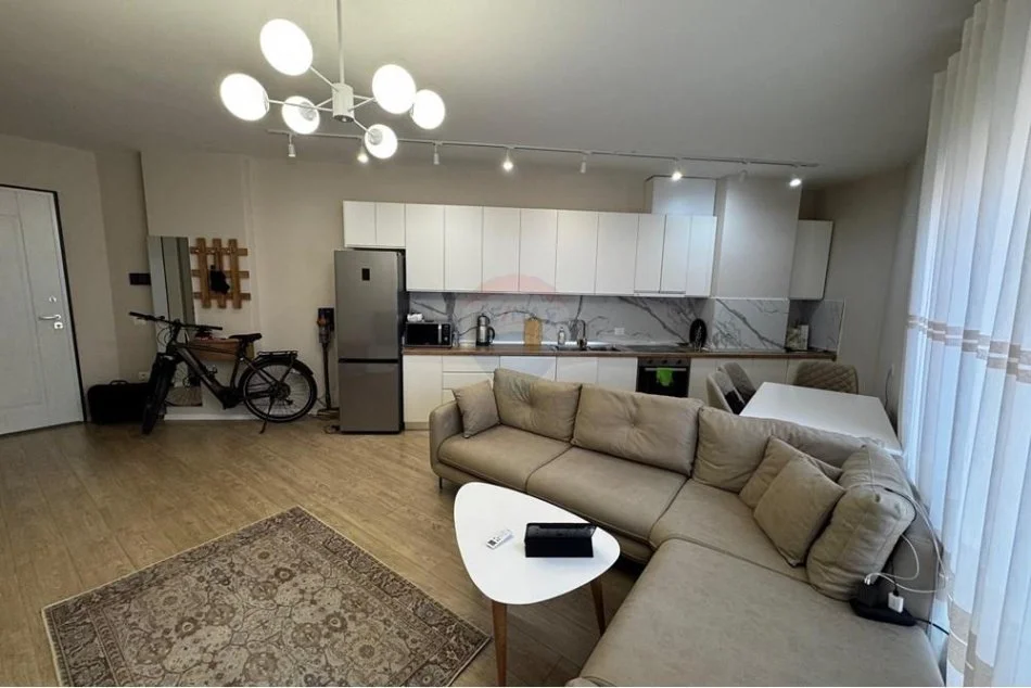 Tirane, jepet me qera apartament 1+1 , 74 m² 700 € (Kompleksi Delijorgji)