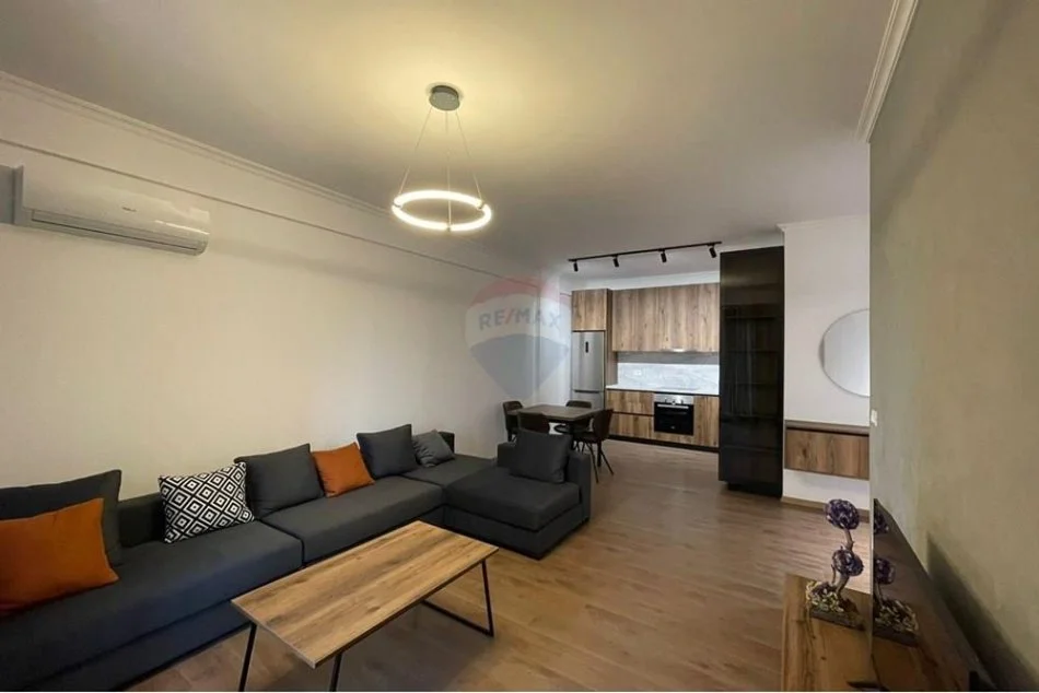 Tirane, jepet me qera apartament 1+1 , 78 m² 700 € (Rruga Muhamet Gjollesha - Zogu i Zi,)