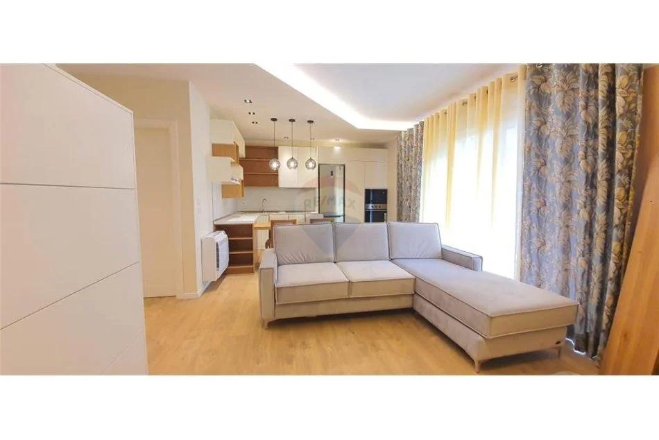 Tirane, jepet me qera apartament 1+1 Kati 5, 65 m² 800 € (Rruga e Barrikadave - Qendër, Shqipëri)