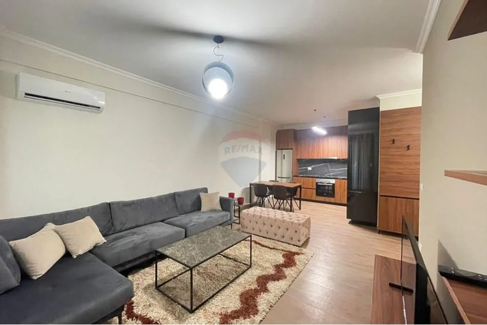 Tirane, jepet me qera apartament 1+1 Kati 4, 78 m² 700 € (Foleja e Gjelber - Zogu i Zi,)