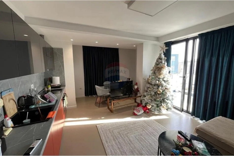 Tirane, shitet apartament 2+1 , 101 m² 187.500 € (Fusha e Aviacionit)
