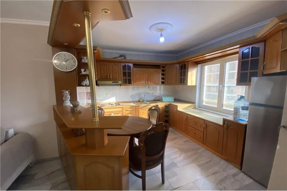 Tirane, jepet me qera 2+1 Kati 3, 93 m² 400 € (dritan hoxha - Laprakë, Shqipëri)