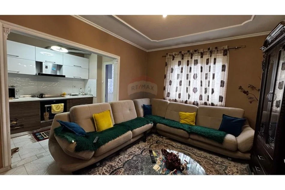 Tirane, jepet me qera apartament 1+1 Kati 3, 55 m² 370 € (Porcelan - Oxhaku, Shqipëri)