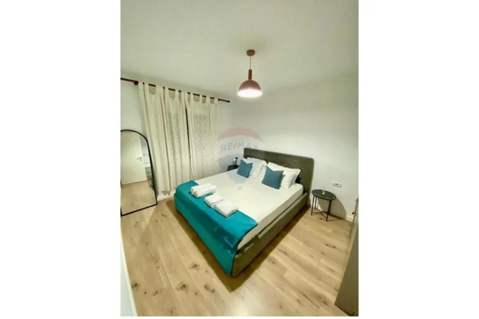 Tirane, jepet me qera apartament 1+1 Kati 3, 60 m² 700 € (Reshit Collaku - Shallvaret - Myslym Shyri -)