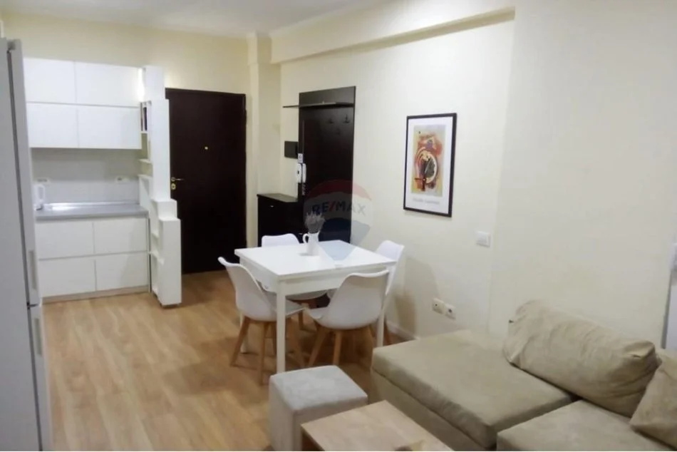 Tirane, jepet me qera apartament 2+1 Kati 3, 70 m² 600 € (rruga e barrikadave)