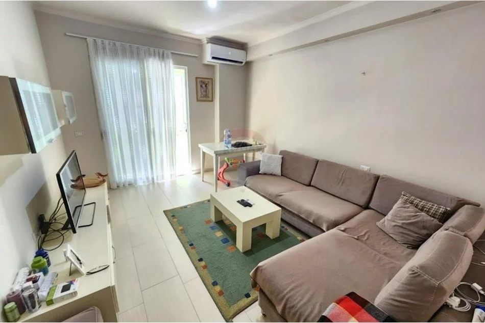 Tirane, shitet 2+1+Ballkon Kati 4, 81 m² 100.000 € (3 Deshmoret Yzberisht)