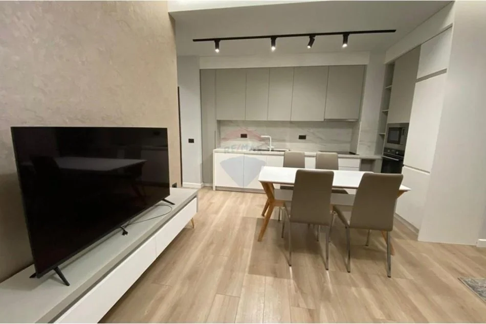 Tirane, jepet me qera apartament 2+1 , 95 m² 1.400 € (rruga kosovareve)