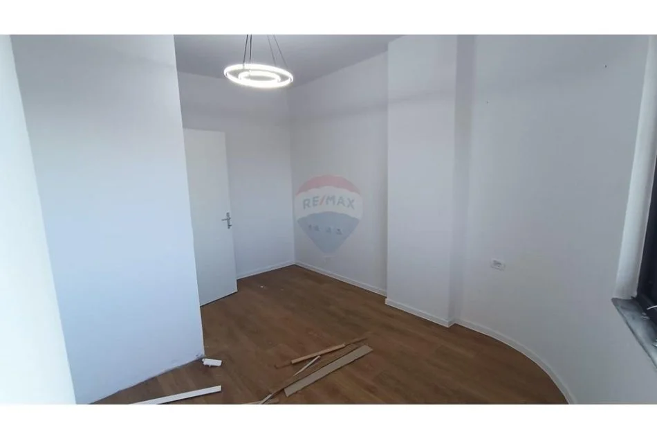 Tirane, shitet apartament 2+1 Kati 5, 76 m² 185.000 € (Pazari i ri)