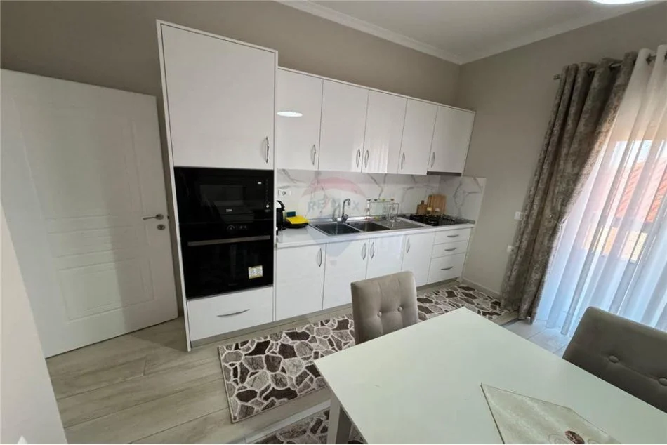 Tirane, jepet me qera apartament 2+1 Kati 2, 110 m² 600 € (Qytet studenti, vilat gjermane)