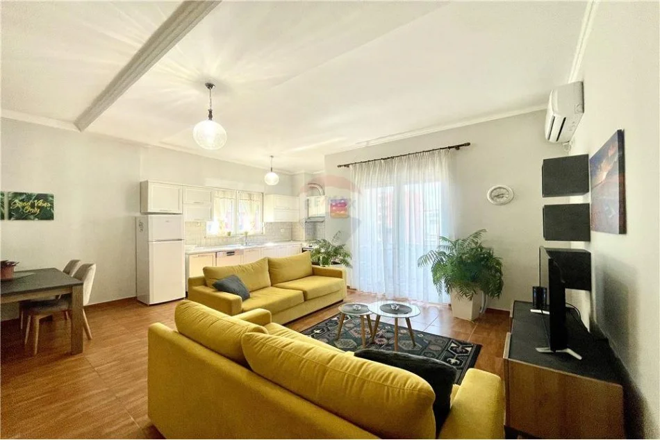 Tirane, jepet me qera apartament 2+1+Ballkon Kati 5, 107 m² 800 € (Bulevardi Gjergj Fishta)