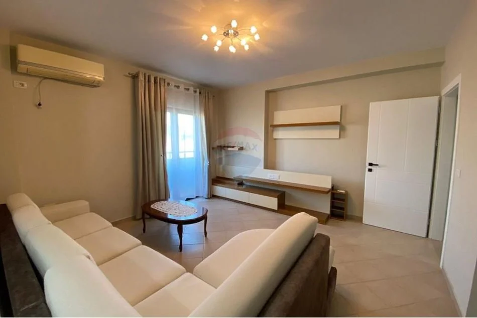 Tirane, jepet me qera apartament 1+1 Kati 2, 70 m² 450 € (Don Bosko)