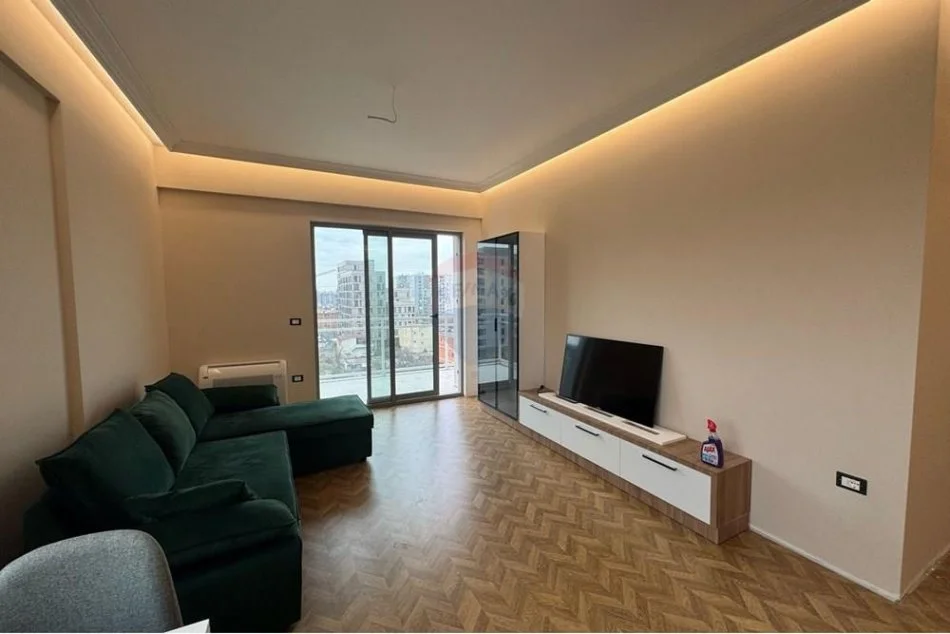 Tirane, jepet me qera 2+1+Ballkon Kati 6, 115 m² 700 € (Fusha e Aviacionit)