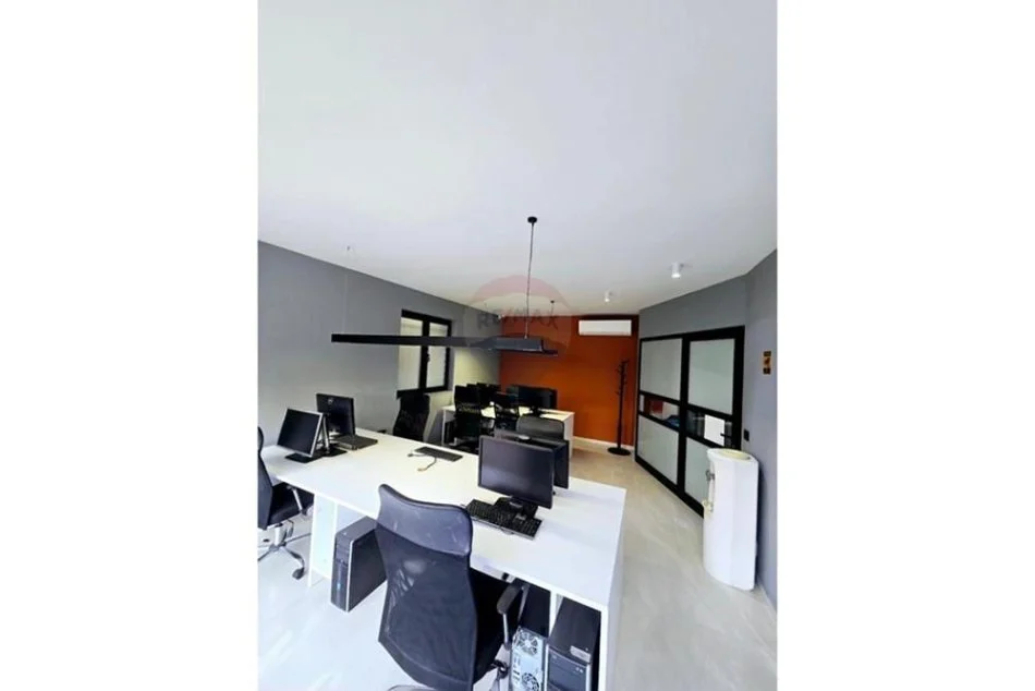 Tirane, jepet me qera Kati 0, 50 m² 700 € (Parku Olimpik)