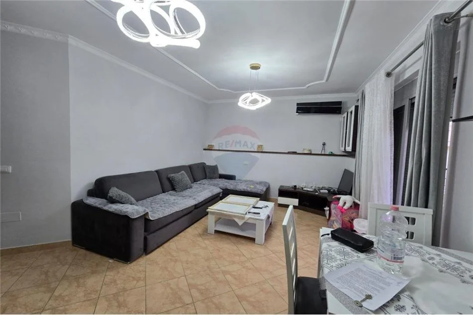 Vlore, shitet apartament 1+1+Ballkon Kati 7, 91 m² (Lungomare)