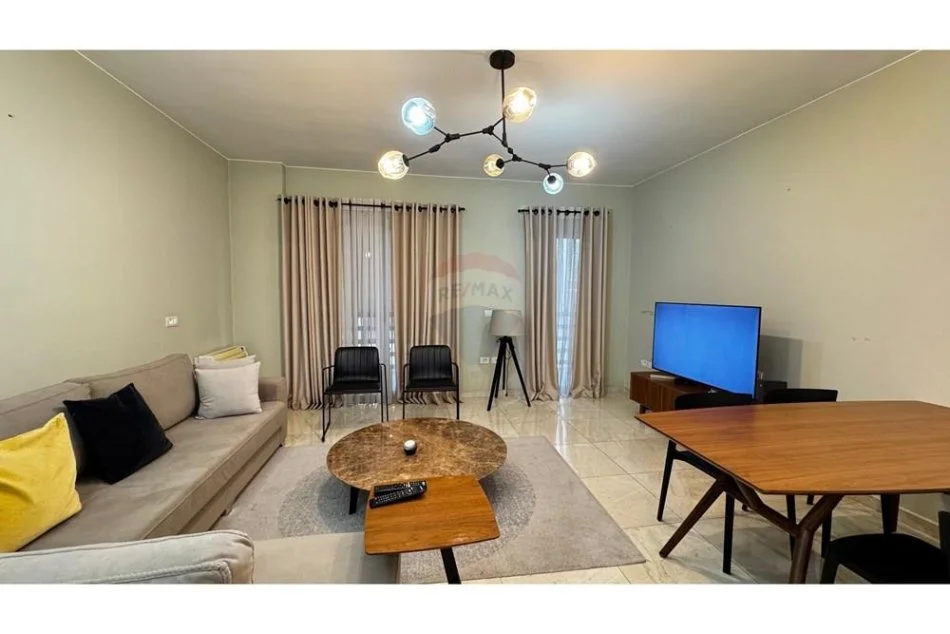 Tirane, jepet me qera apartament 2+1 Kati 5, 110 m² 850 € (Kompleksi Dinamo)