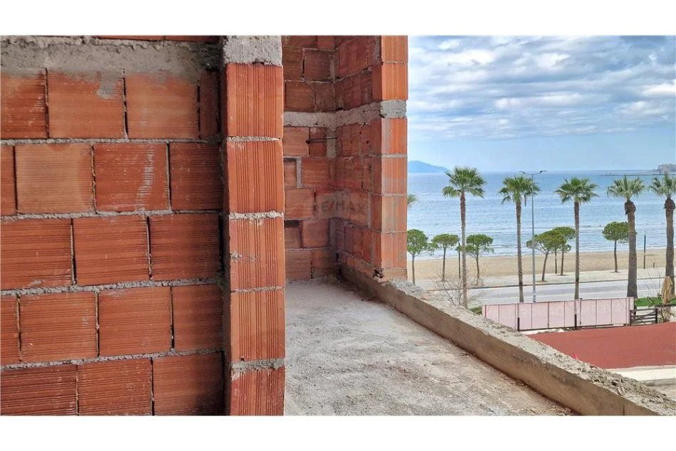 Vlore, shitet apartament 1+1+Ballkon Kati 3, 89 m² (Lungomare)