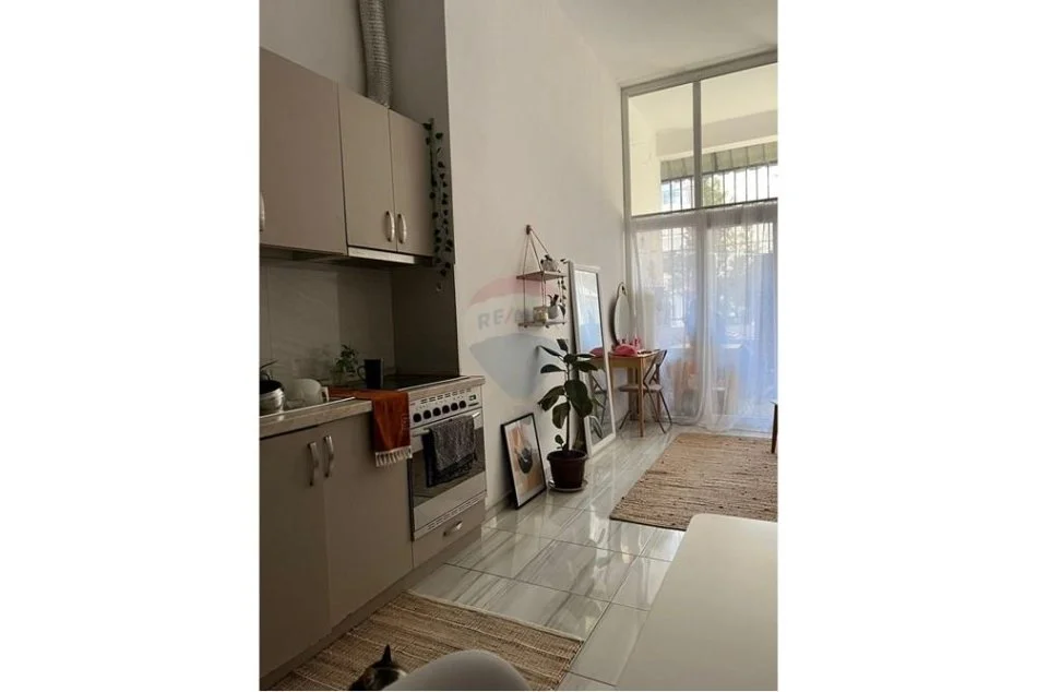 Tirane, shitet apartament duplex Dublex Kati 0, 65 m² 75.000 € (5 Maji)
