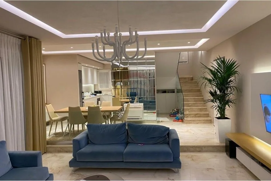 Durres, shitet Vile 3+1 Kati 2, 280 m² 870.000 € (Gjiri i Lalzit)