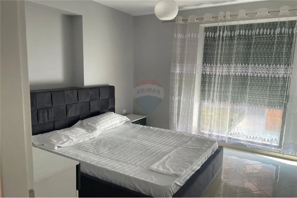 Tirane, jepet me qera apartament 1+1 Kati 2, 78 m² 600 € (kompleksi delijorgji)