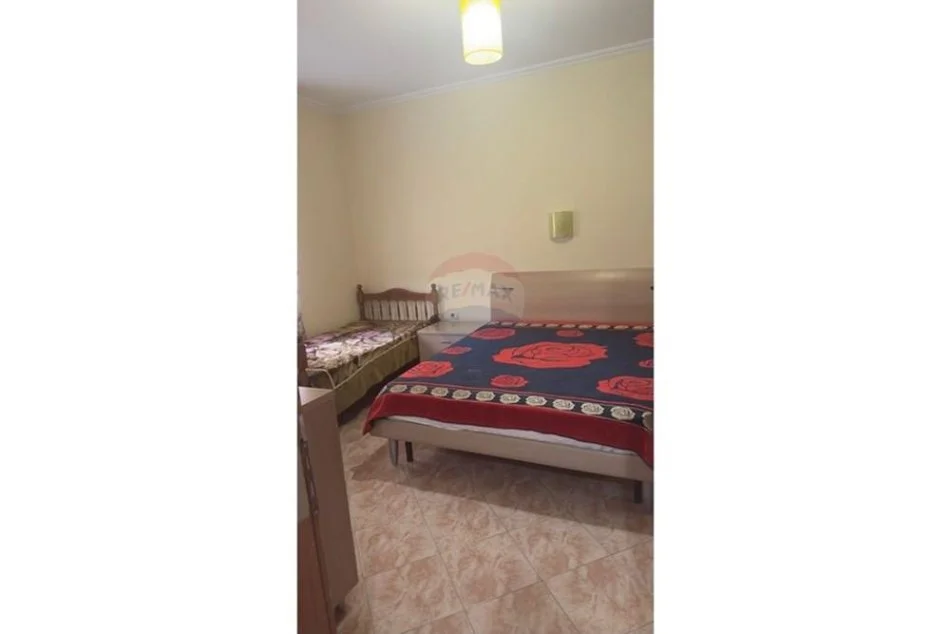 Tirane, jepet me qera apartament 1+1 Kati 2, 65 m² 450 € (brryli)