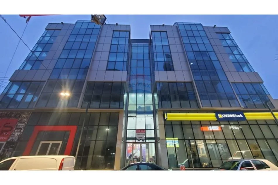 Sarande, shitet ambjent biznesi Kati 3, (Sarande)