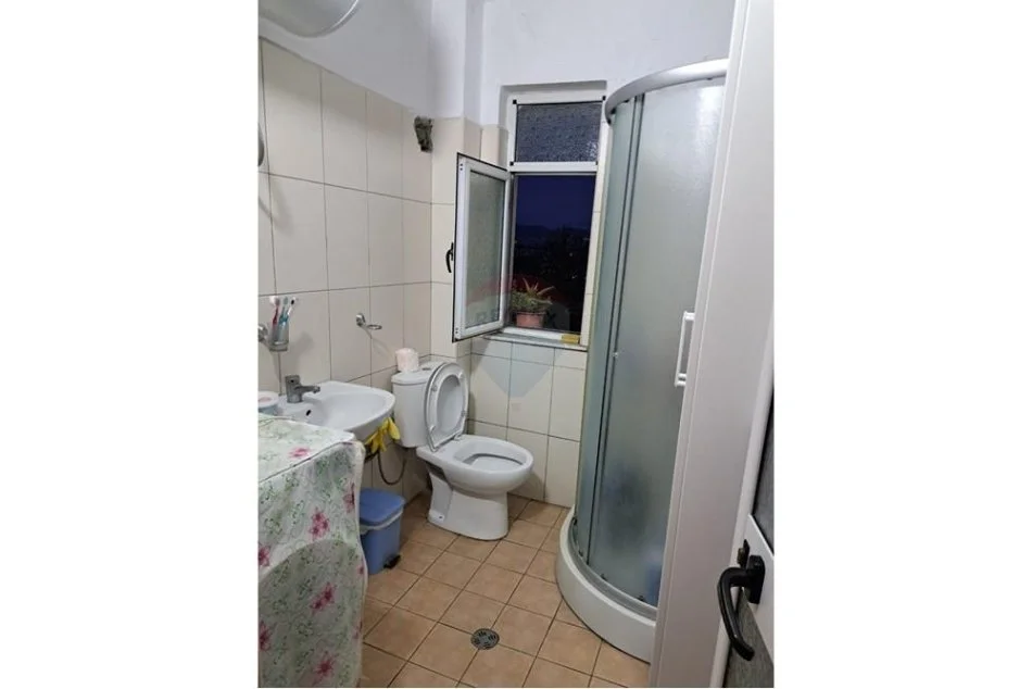 Tirane, shitet apartament 1+1+Ballkon Kati 5, 58 m² 95.000 € 