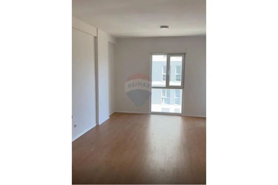 Tirane, jepet me qera 2+1 Kati 3, 70 m² 350 € (autostrada tirane durres)