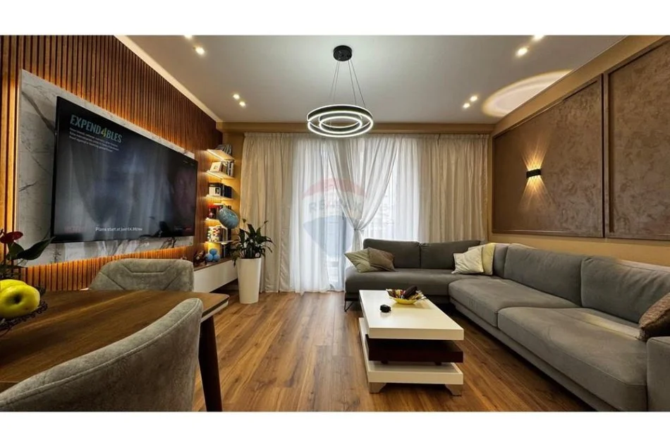 Tirane, jepet me qera apartament 2+1+Ballkon Kati 6, 110 m² 750 € (Rezidenca Turdiu)