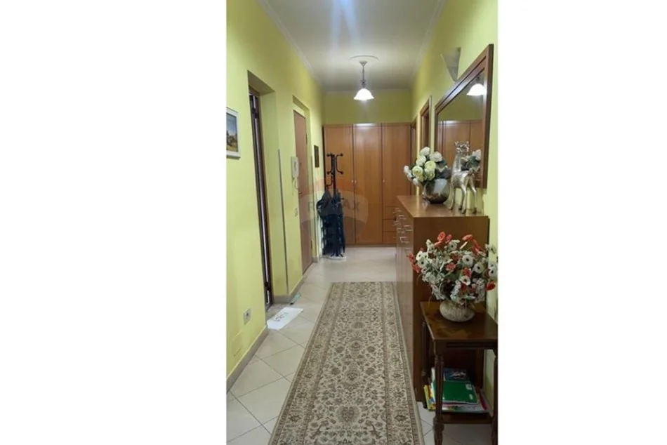 Tirane, shitet apartament 3+1 Kati 5, 106 m² 180.000 € (rruga bardhyl)