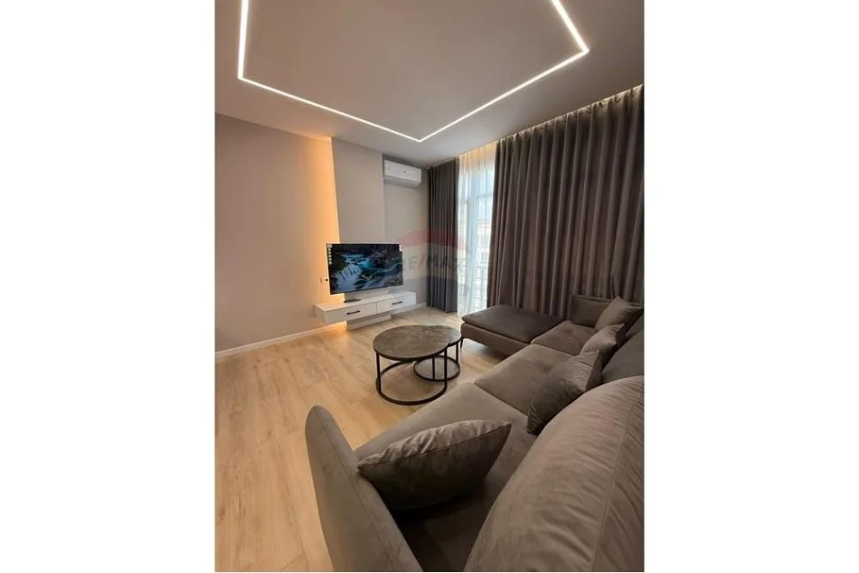 Tirane, jepet me qera apartament 1+1 , 50 m² 450 € (Bulevardi Migjeni)