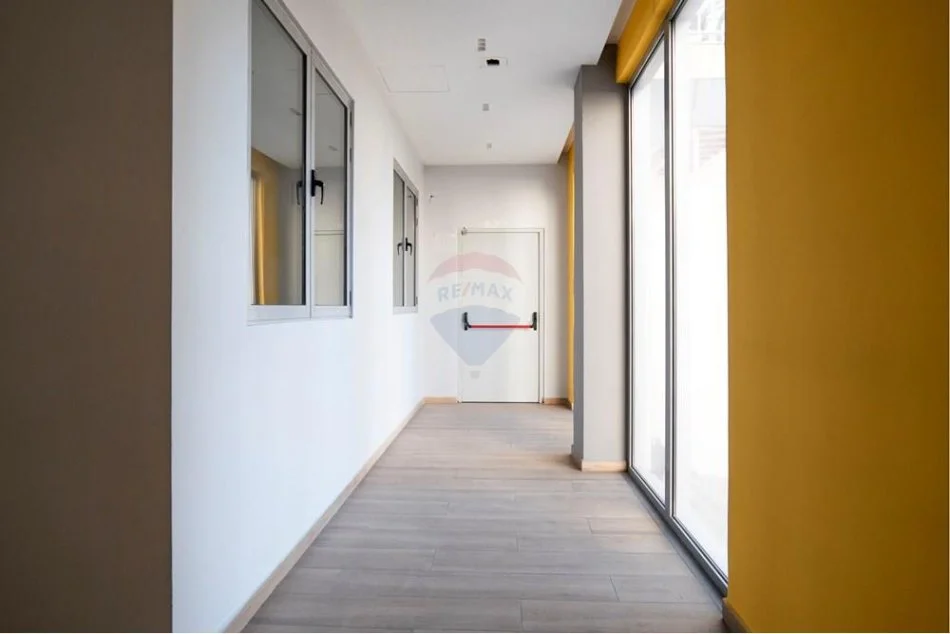 Tirane, jepet me qera zyre , 373 m² 4.500 € (Tregu Elektrik)