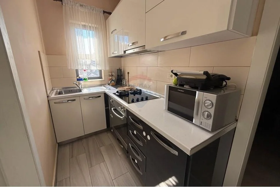 Tirane, jepet me qera apartament 1+1+Aneks+Ballkon Kati 5, 60 m² 550 € (Myslym Shyri)