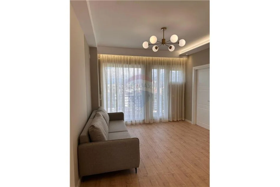 Tirane, shitet apartament 1+1 Kati 8, 58 m² 137.000 € (tregu elektrik)