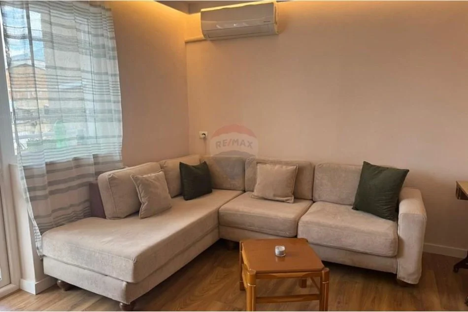 Tirane, jepet me qera apartament 1+1+Ballkon Kati 5, 60 m² 600 € (Mine Peza)
