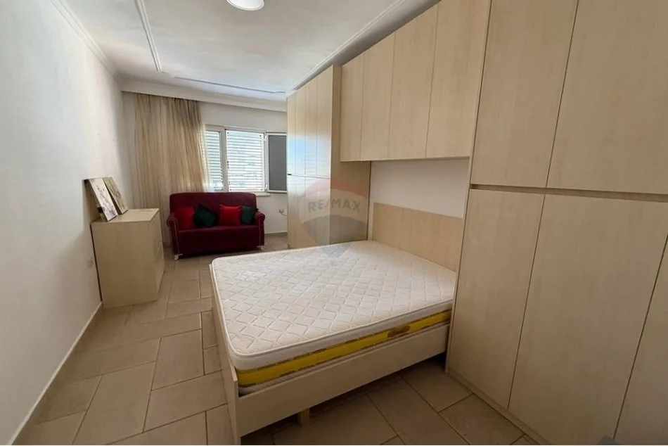 Tirane, jepet me qera apartament 2+1+Aneks+Ballkon Kati 6, 115 m² 600 € (Rruga Marko Boçari)