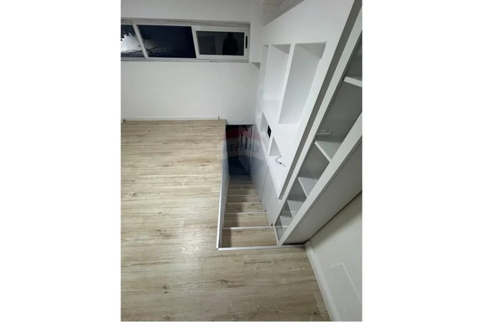 Tirane, jepet me qera dyqan , 36 m² 800 € (rrugea Vaso Pasha)