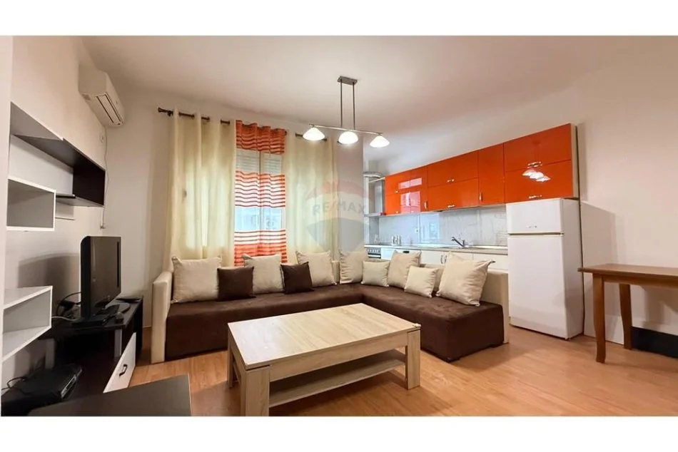 Tirane, jepet me qera apartament 2+1 Kati 1, 86 m² 600 € (kopeshti zoologjik)