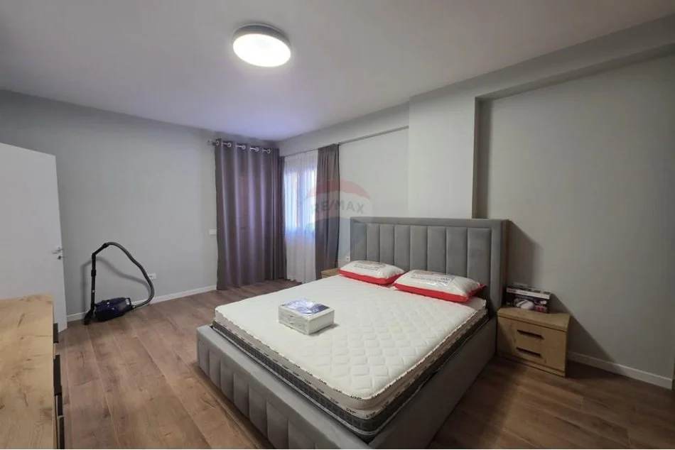 Tirane, jap me qera apartament 1+1 Kati 2, 75 m² 500 € (feizi himzo)