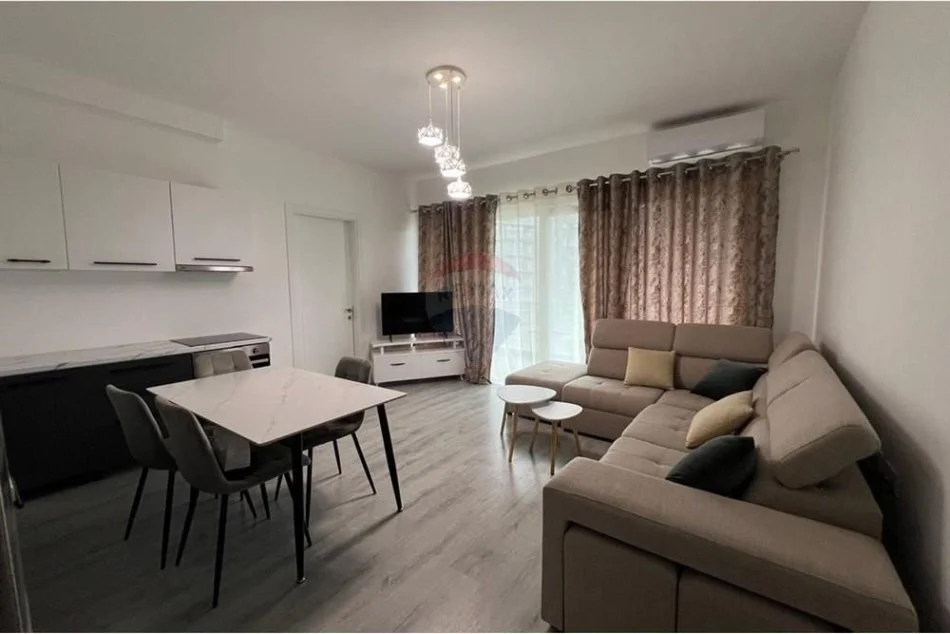 Tirane, jepet me qera apartament 2+1 , 67 m² 650 € (5 maji)