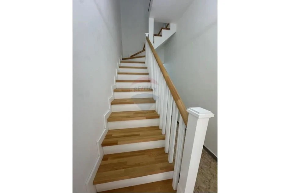 Tirane, jepet me qera Vile 2+1 Kati 2, 80 m² 1.000 € (qemal stafa)