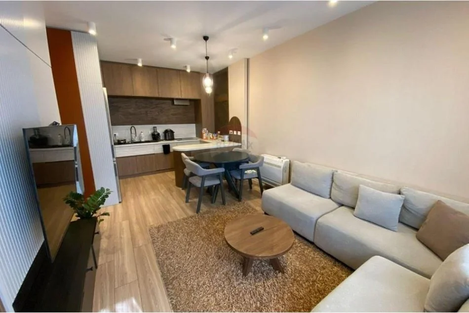Tirane, jepet me qera apartament 2+1 Kati 4, 750 € (KOMPLEKSI KONTAKT)