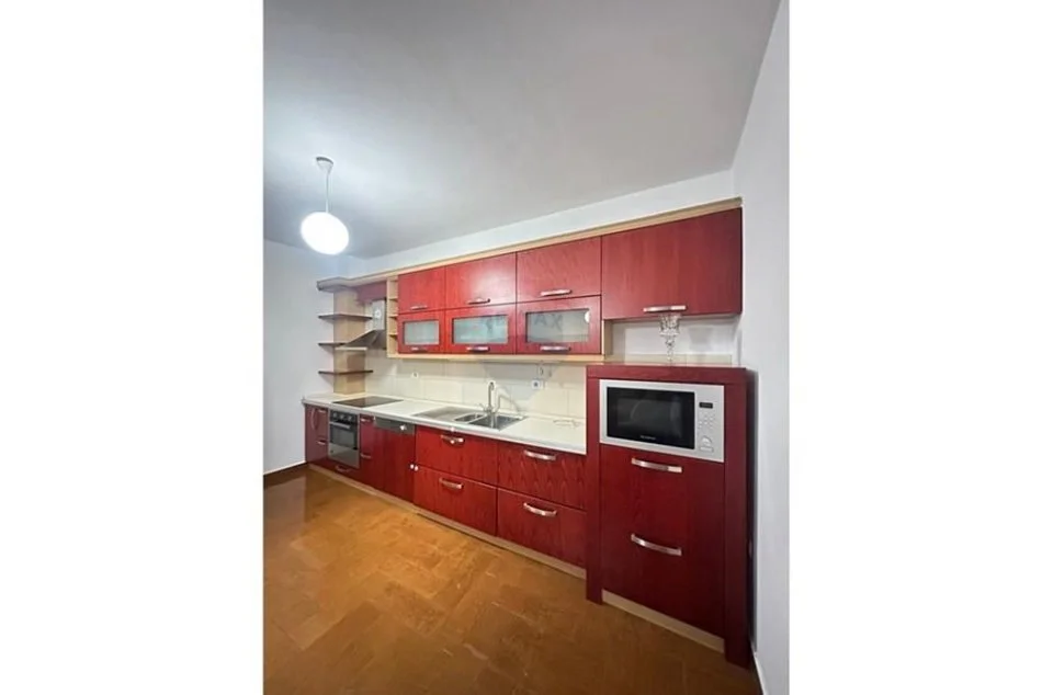 Tirane, jepet me qera apartament 1+1 Kati 4, 550 € (DON BOSKO)