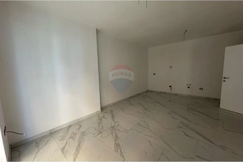 Shengjin, shitet apartament 1+1+Ballkon Kati 4, 70 m² 93.000 € (Shendgjin)