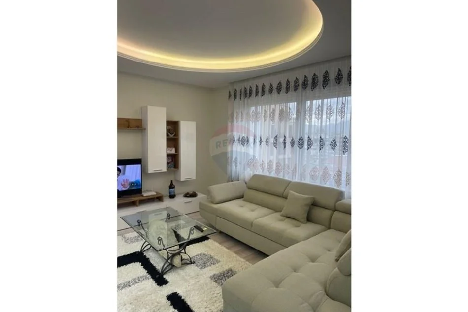 Tirane, jepet me qera apartament 1+1 Kati 9, 58 m² 1.000 € 