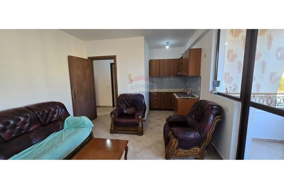 Tirane, jepet me qera apartament 1+1 , 60 m² 450 € (rruga e elbasanit)