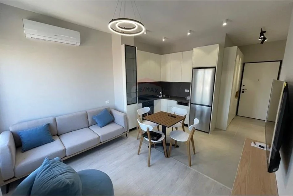 Tirane, jepet me qera apartament 1+1 Kati 7, 46 m² 800 € (rruga karl gega)