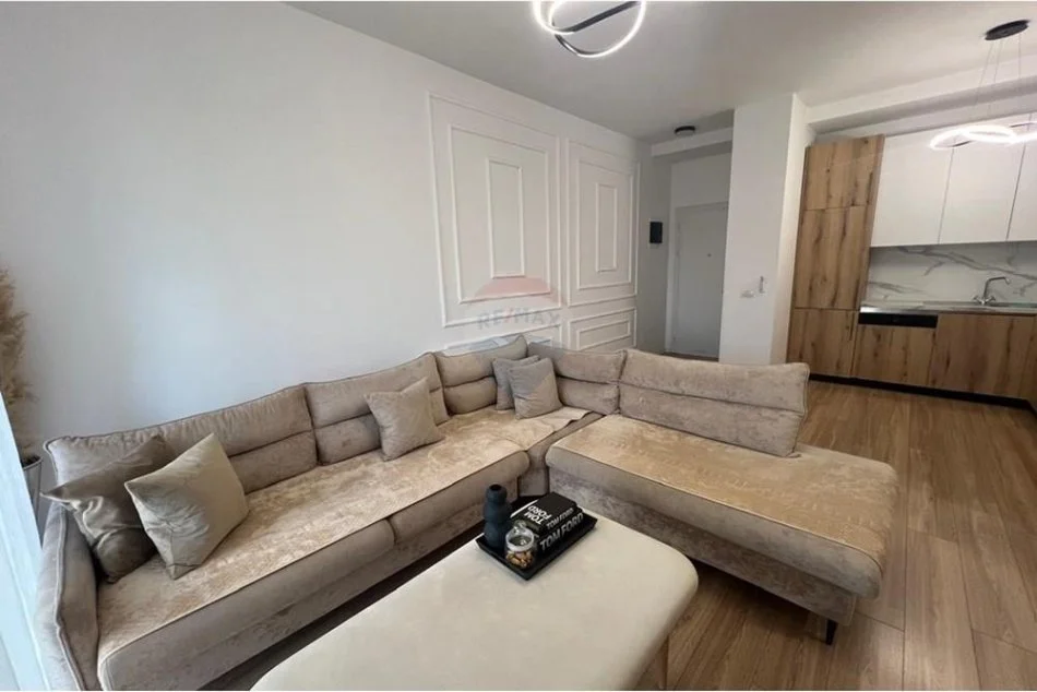 Tirane, jepet me qera 2+1+Ballkon Kati 4, 86 m² 650 € (rruga jordan misja)