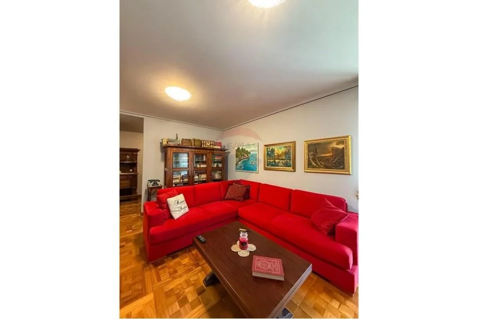 Tirane, jepet me qera 2+1 Kati 5, 1.500 € (Rruga Ismail Qemali)